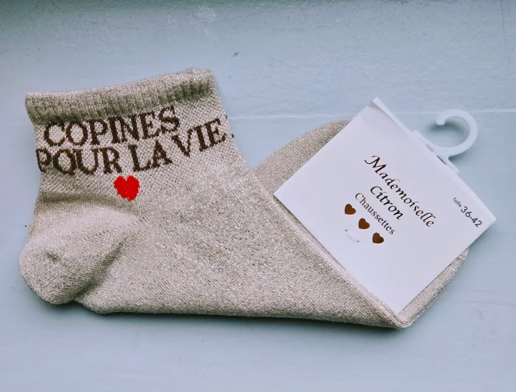 Socquettes Pailletées - copines pour la vie (beige clair avec écriture marron)